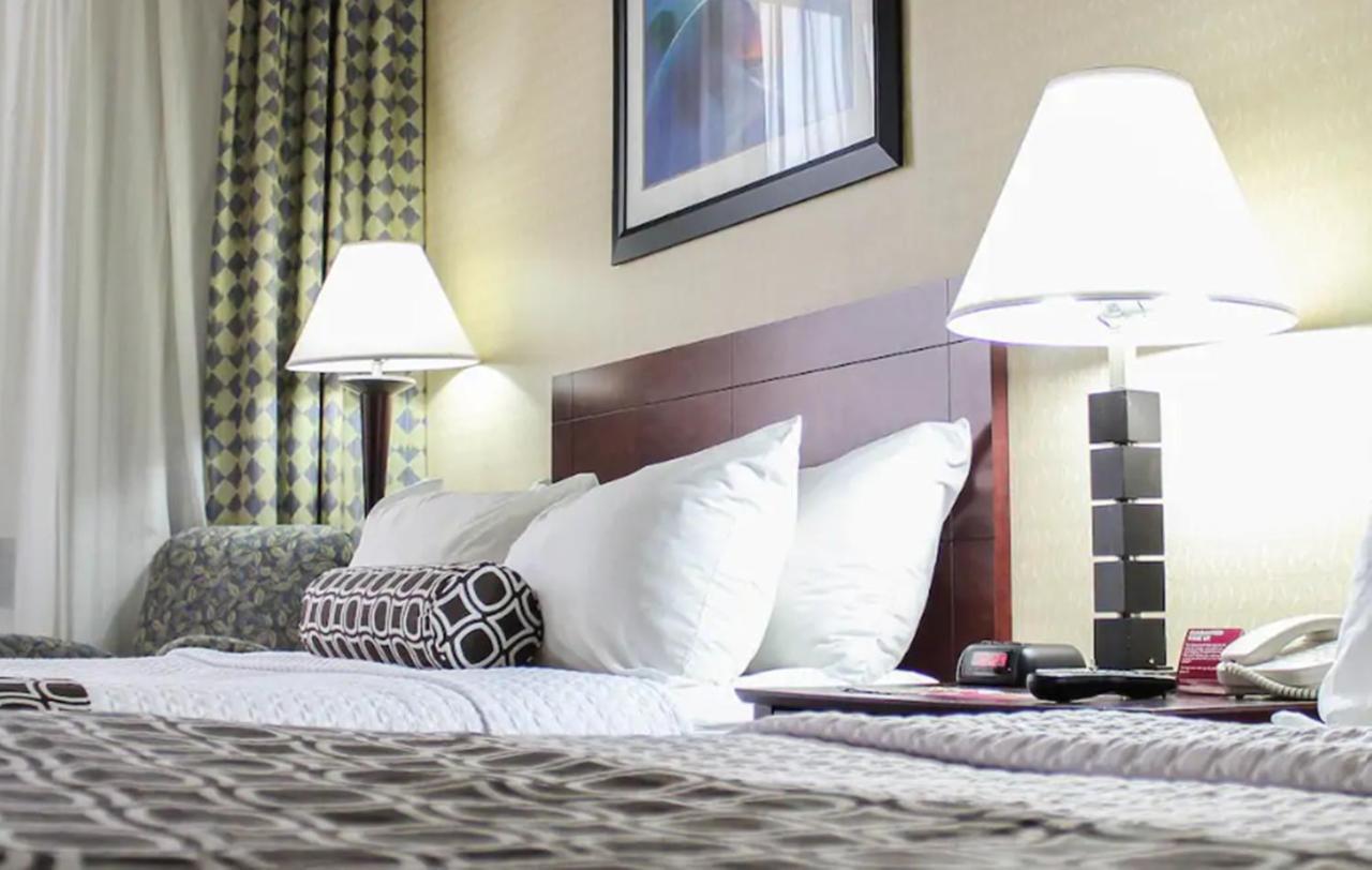 Crowne Plaza Cleveland Airport By Ihg Hotel Middleburg Heights Ngoại thất bức ảnh
