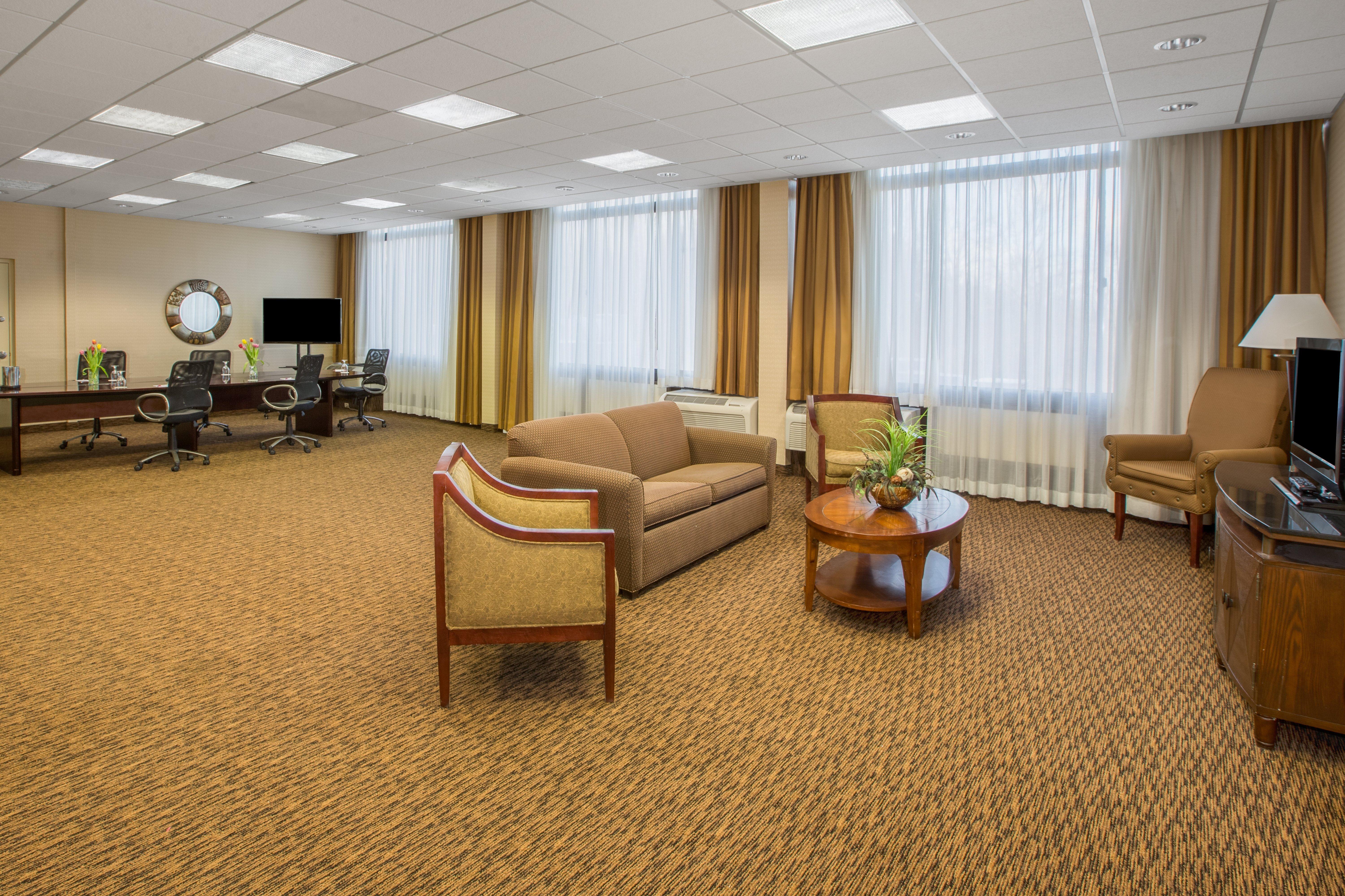 Crowne Plaza Cleveland Airport By Ihg Hotel Middleburg Heights Ngoại thất bức ảnh