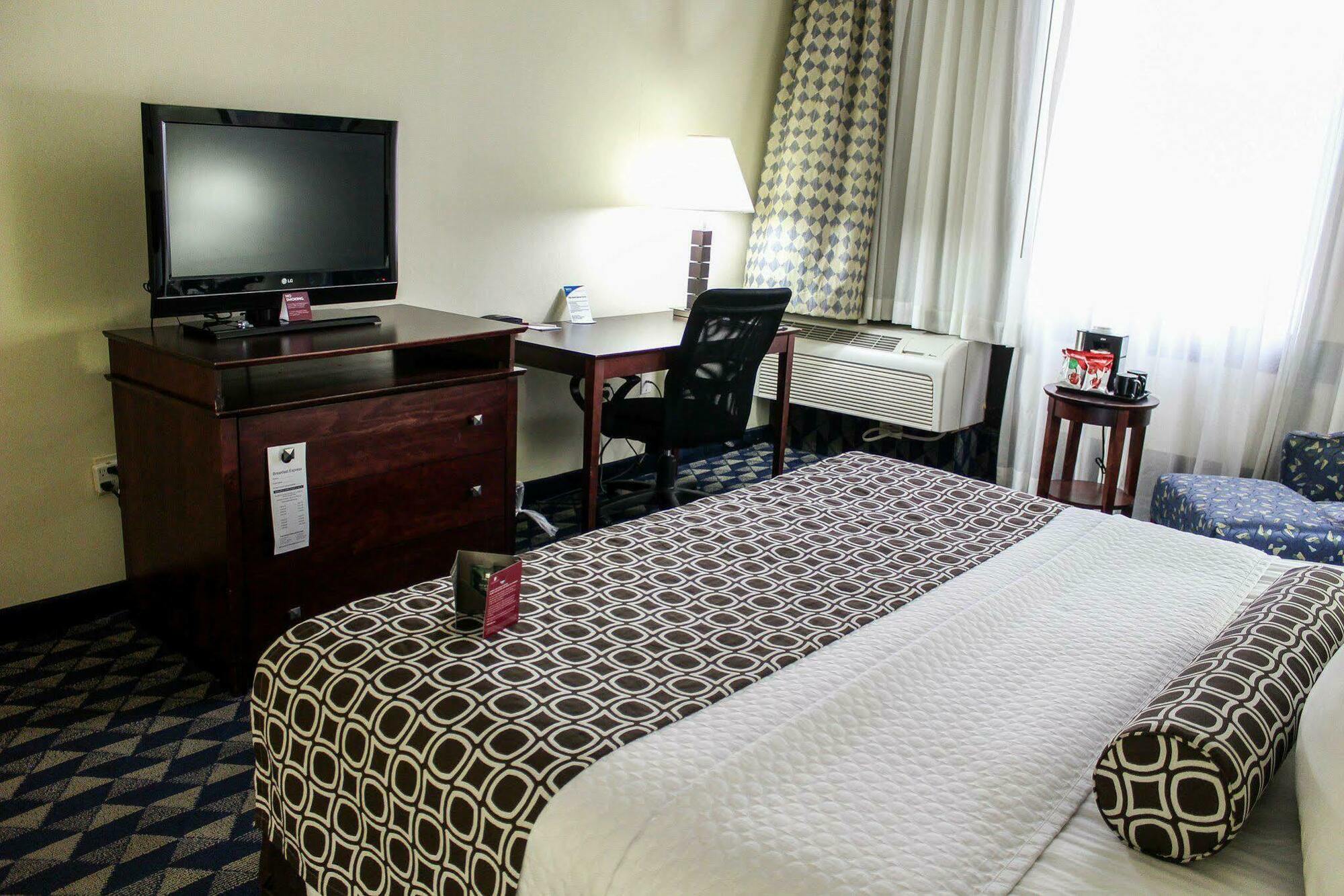 Crowne Plaza Cleveland Airport By Ihg Hotel Middleburg Heights Ngoại thất bức ảnh
